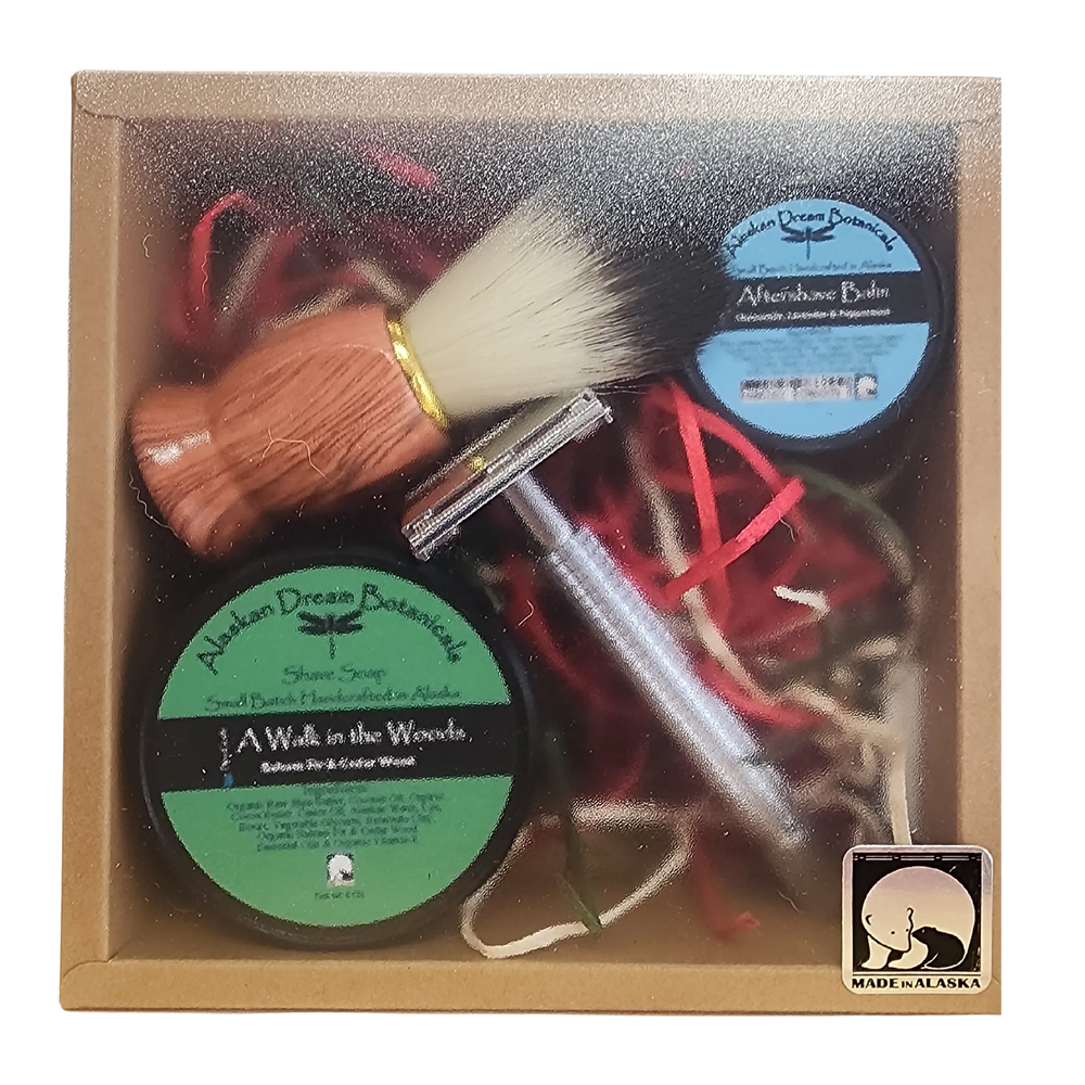 
                      
                        Arctic Grooming Gift Box
                      
                    